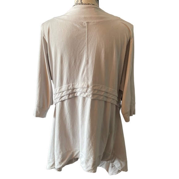 Lululemon light grey high low wrap. Size 12. Pleated - Picture 2 of 6